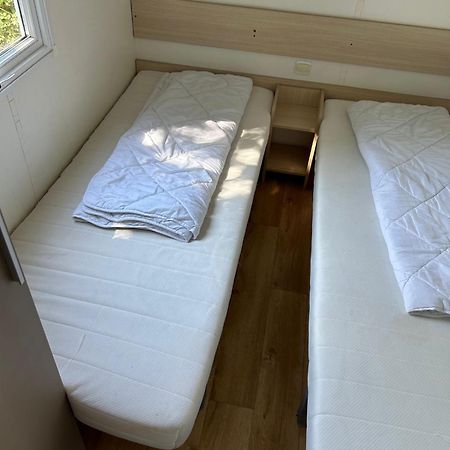 Luxueuze Stacaravan 4Pers Met Terras En Tuintje 布列登 外观 照片
