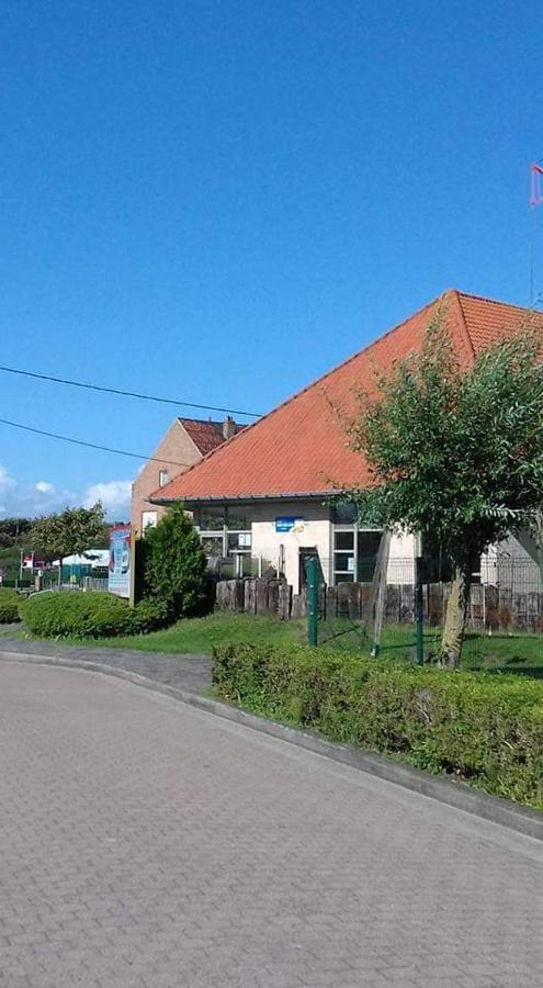 Luxueuze Stacaravan 4Pers Met Terras En Tuintje 布列登 外观 照片