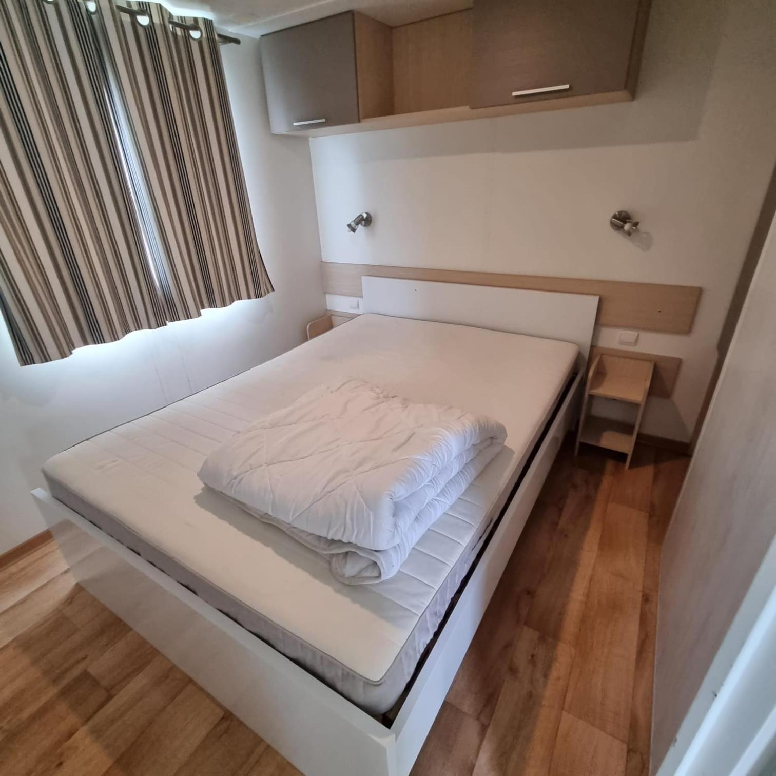 Luxueuze Stacaravan 4Pers Met Terras En Tuintje 布列登 外观 照片